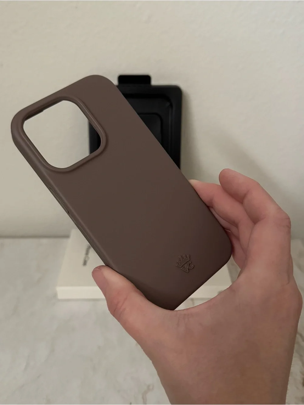 Velvet Caviar iPhone 15 Pro Case - Cashmere Taupe